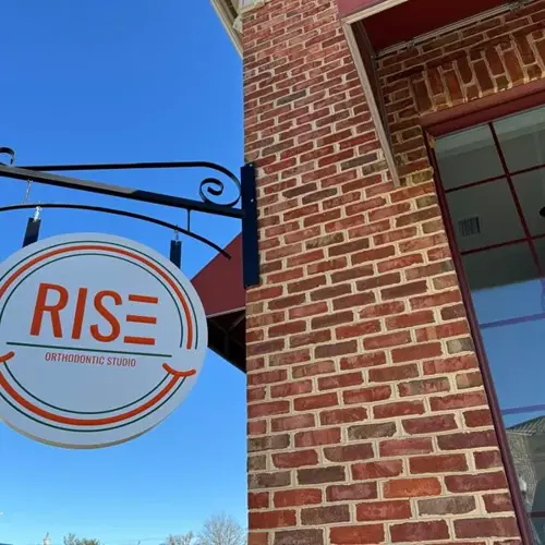 Building and Directional Signs
